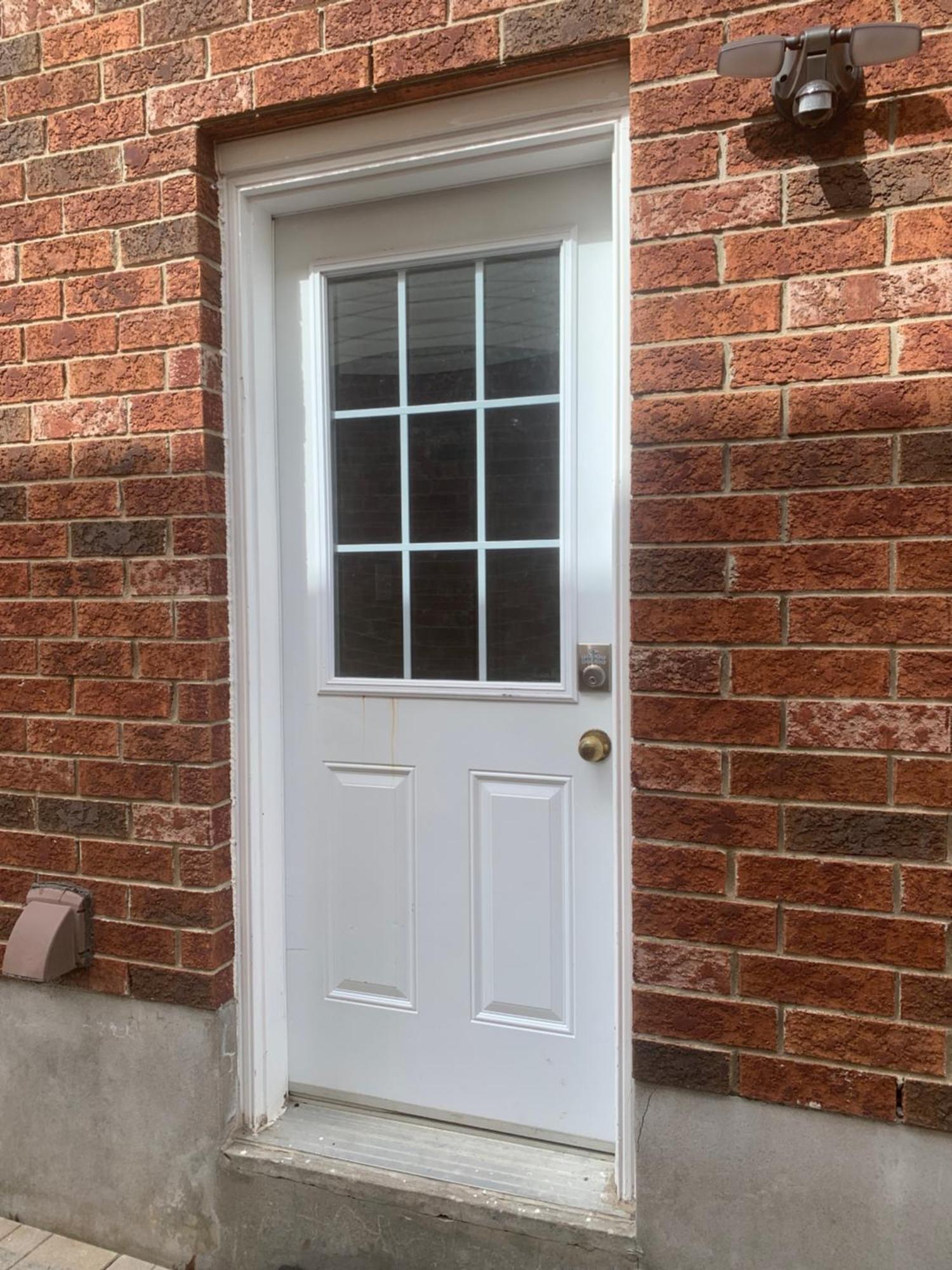 1 Room In A Cozy And Beautiful Basement Guelph Exterior foto
